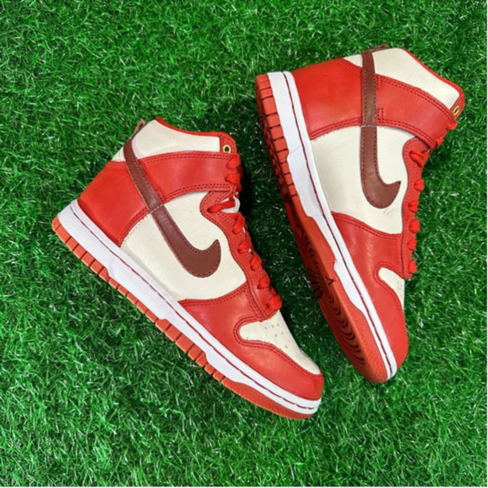 Nike Dunk High LXX Cinnabar SEND OFFERS - Picture 2 of 10